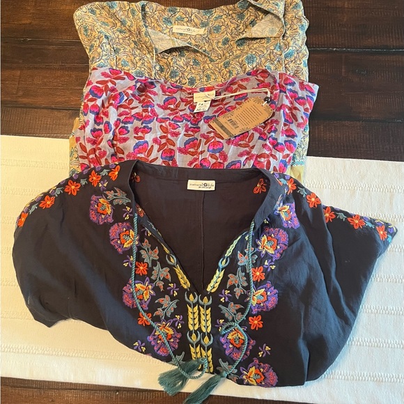 NATURAL LIFE Tops - Natural Life 3 Shirt Bundle!